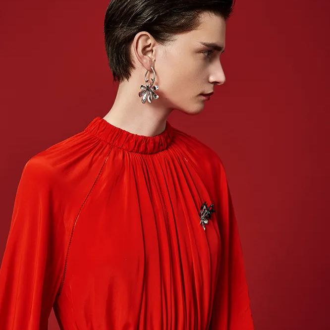 Six Petals Connect With Thorn Silver Earrings