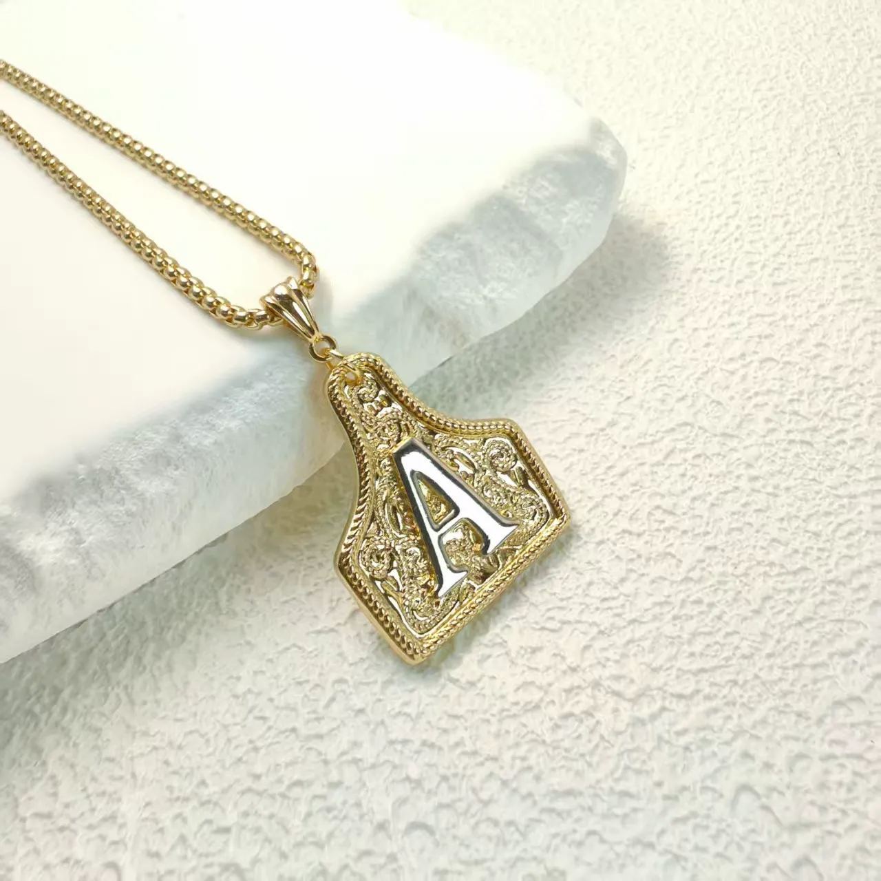 26-Letter Initial Necklace Western Cowboy Style Gift Box Vintage Jewelry Gift Box Valentine's Day Gift