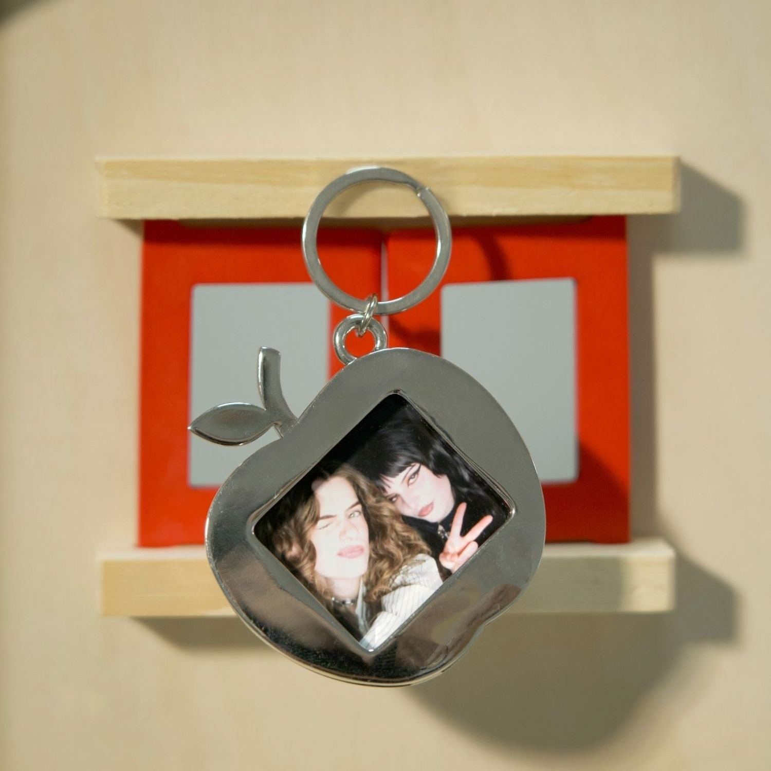 Custom Apple Photo Frame Keychain | Personalized Silver Picture Keyring Friendship Couples Gift