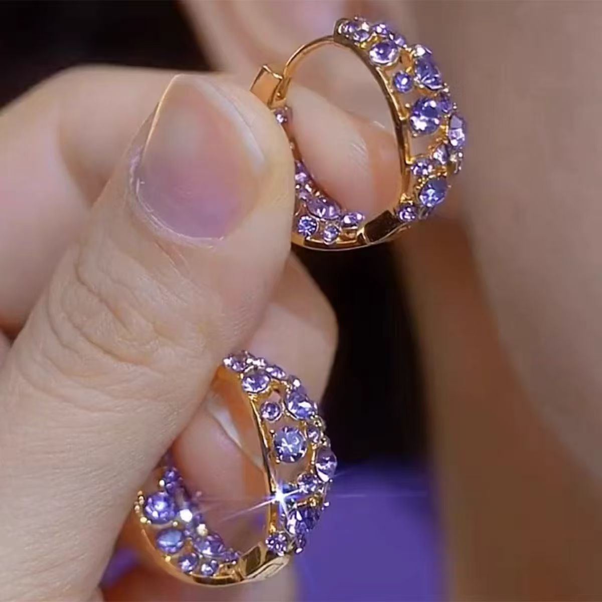 Sparkling Purple Cubic Zirconia Gold Hoop Earrings Elegant Full-Paved Amethyst Purple Zirconia Huggie Earrings Lightweight Luxury Fashion Jewelry Gift for Women