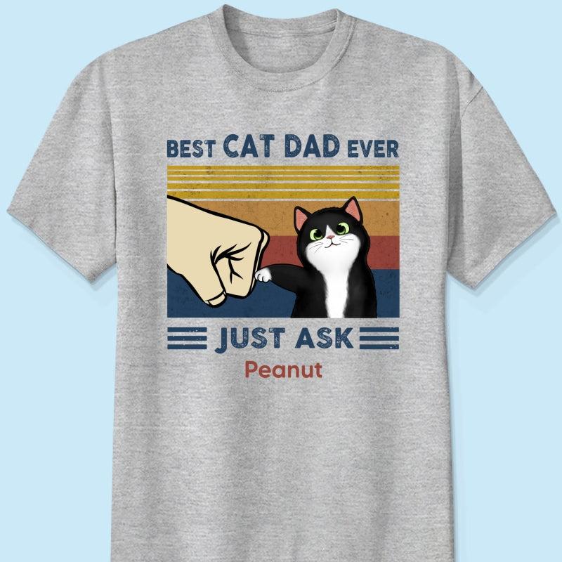 Cat Fist Bump T-Shirt Personalized Name Graphic Tee Father’s Day Gift for Cat Dads
