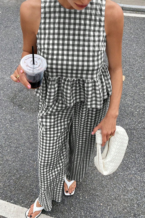 Kathiadress Casual ruffled top and high-waisted trousers