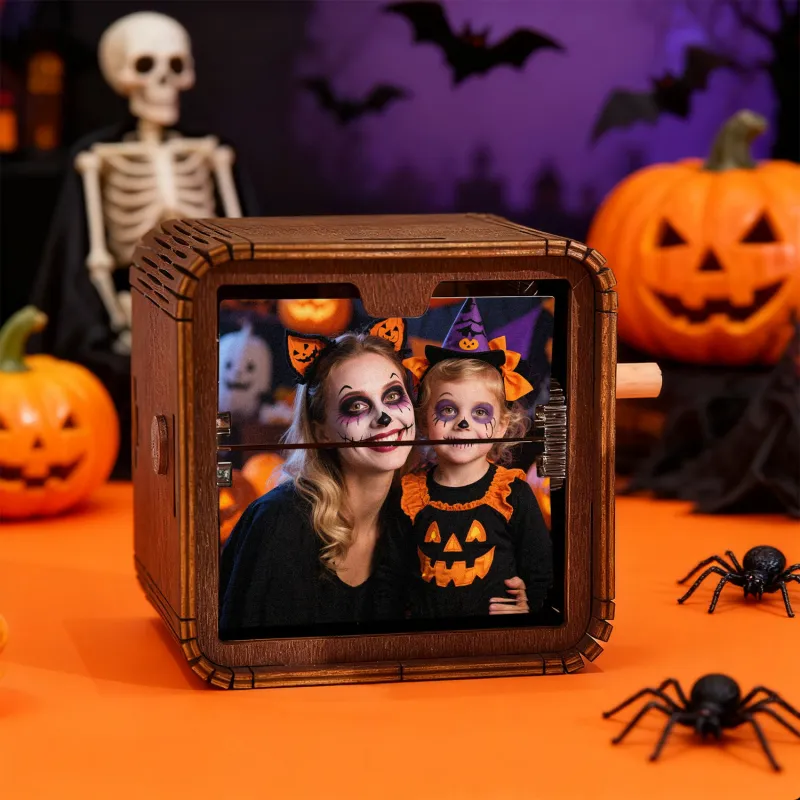 Custom 16 Halloween Photos Music Flipbook Frame Animation Machine Mechanical Hand-cranked Photo Album with Light Unique Halloween Gifts- mikcustom.com