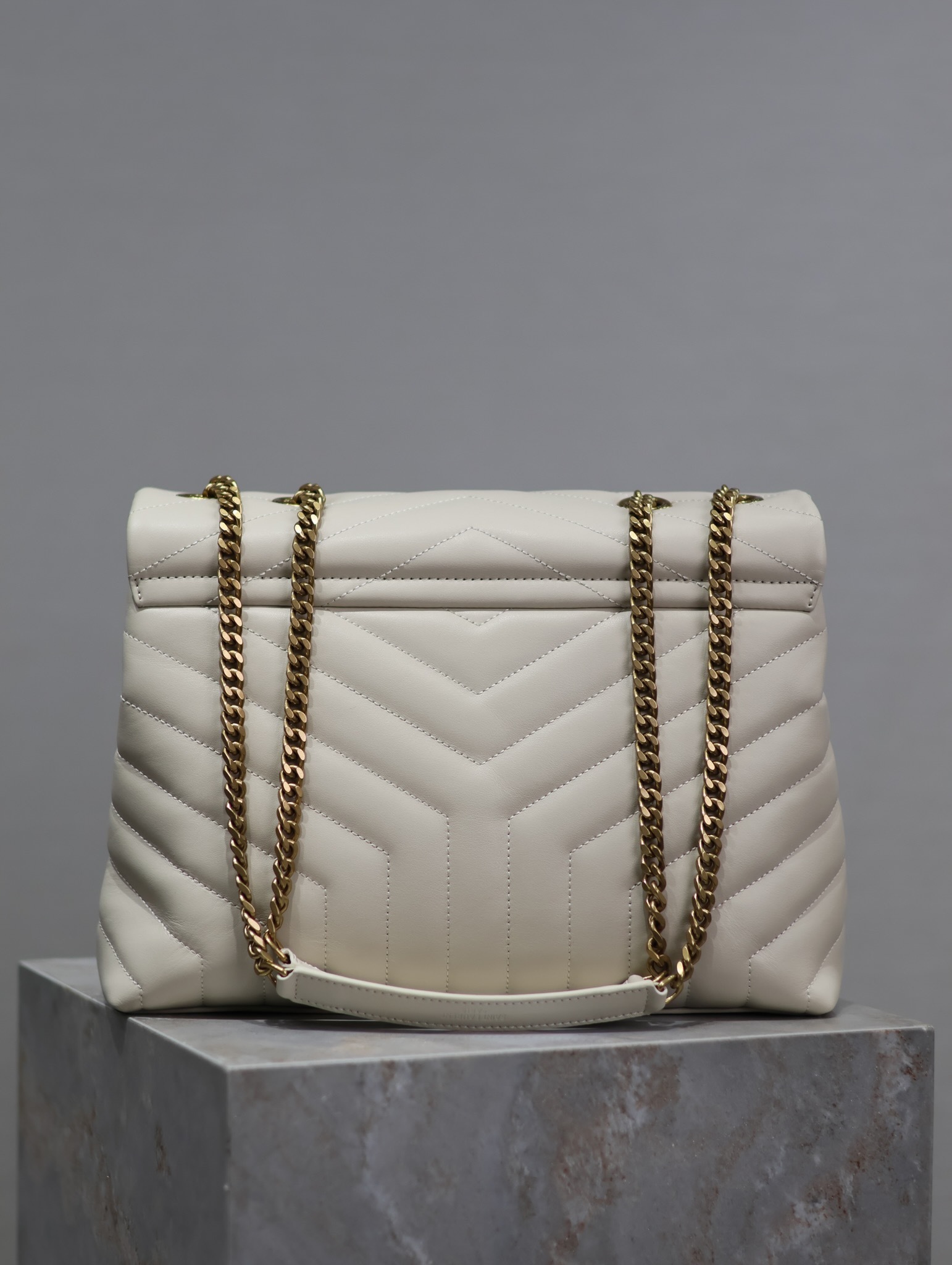 YSL LOULOU MEDIUM CHAIN BAG IN QUILTED "Y" LEATHER