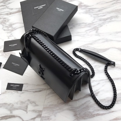 YSL SUNSET MEDIUM CHAIN BAG IN SMOOTH LEATHER