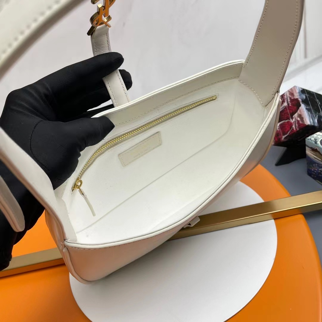 YSL LE 5 À 7 IN SMOOTH LEATHER