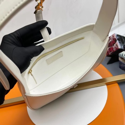 YSL LE 5 À 7 IN SMOOTH LEATHER