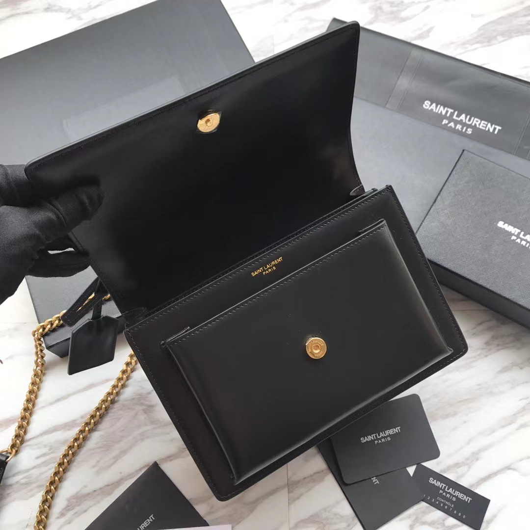 YSL SUNSET MEDIUM CHAIN BAG IN SMOOTH LEATHER