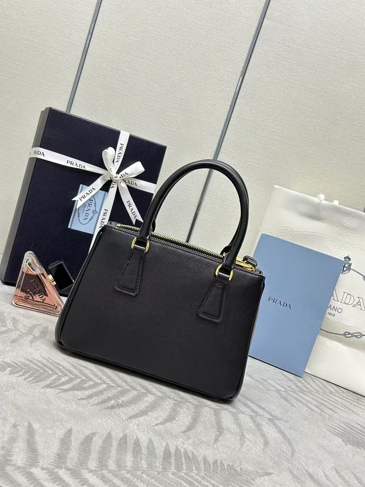 Small Prada Galleria Saffiano leather bag