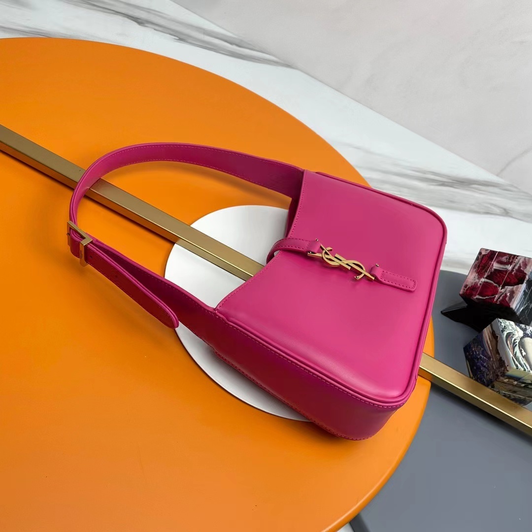 YSL LE 5 À 7 IN SMOOTH LEATHER