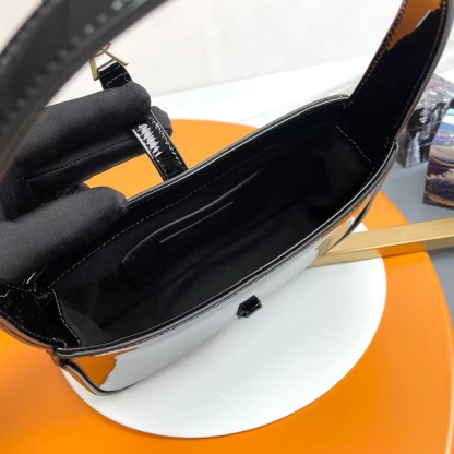 YSL MINI LE 5 A 7 IN PATENT LEATHER