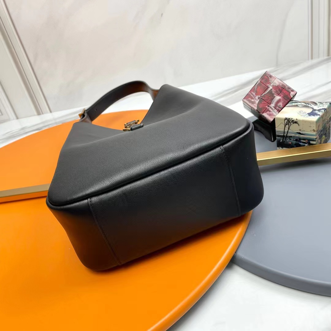 YSL LE 5 Ã7 SUPPLE SMALL IN GRAINED LEATHER