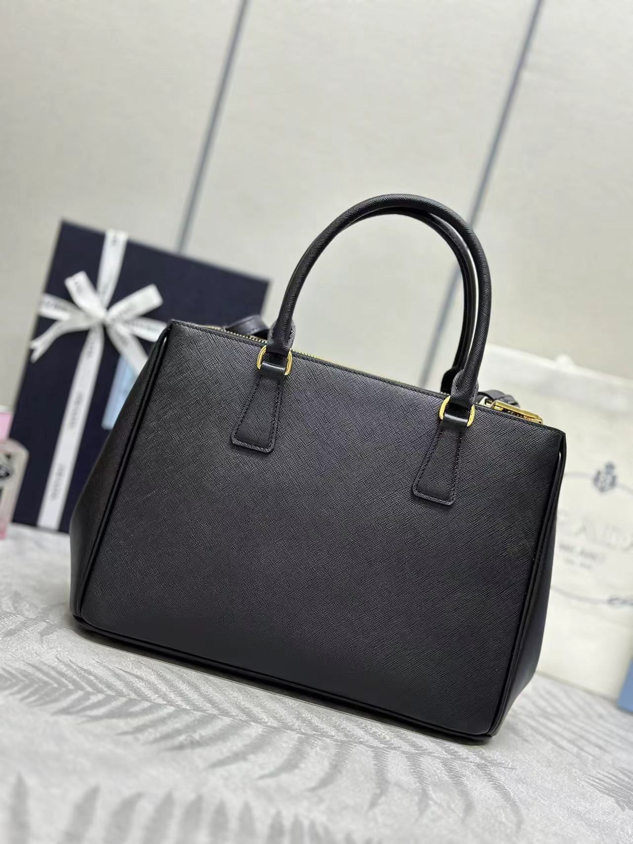 Large Prada Galleria Saffiano leather bag