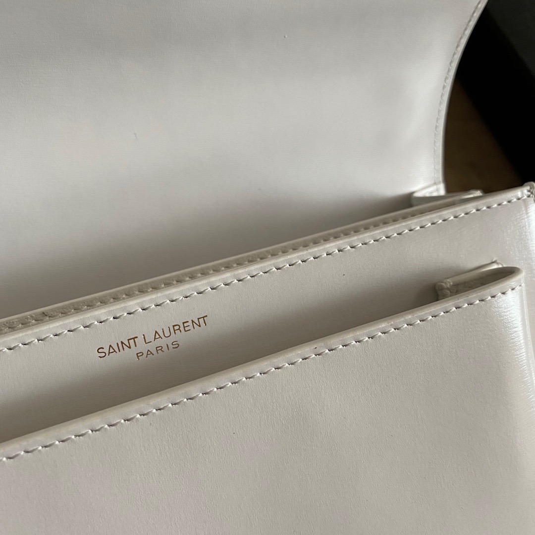 YSL SUNSET MEDIUM CHAIN BAG IN SMOOTH LEATHER