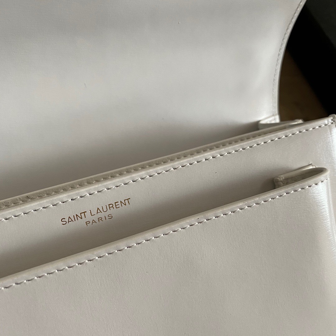 YSL SUNSET MEDIUM CHAIN BAG IN SMOOTH LEATHER