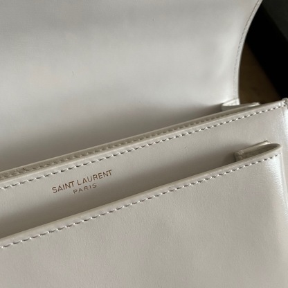 YSL SUNSET MEDIUM CHAIN BAG IN SMOOTH LEATHER