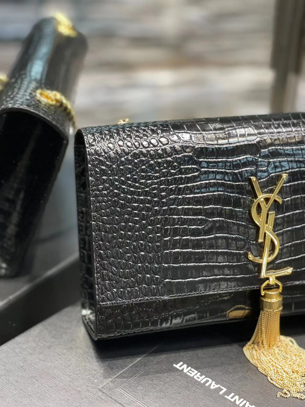 YSL KATE MEDIUM CHAIN BAG WITH TASSEL IN CROCODILE-EMBOSSED SHINY LEATHER