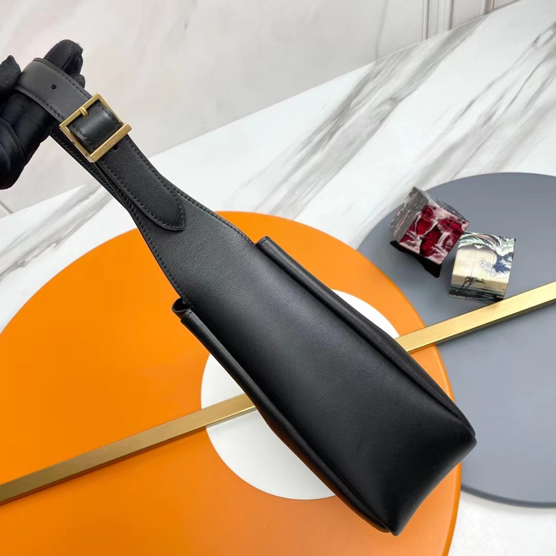 YSL LE 5 Ã7 SUPPLE SMALL IN GRAINED LEATHER