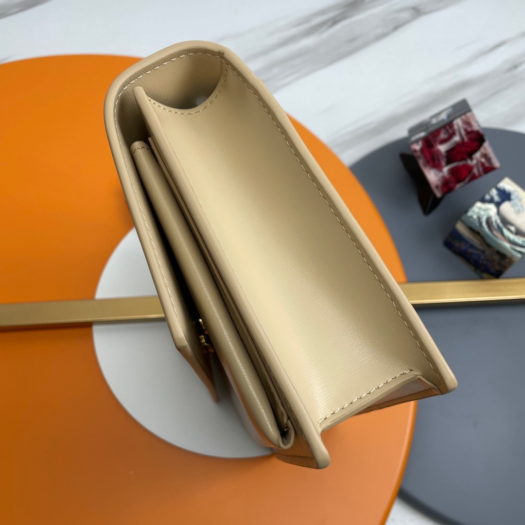 YSL SUNSET MEDIUM TOP HANDLE IN SMOOTH LEATHER