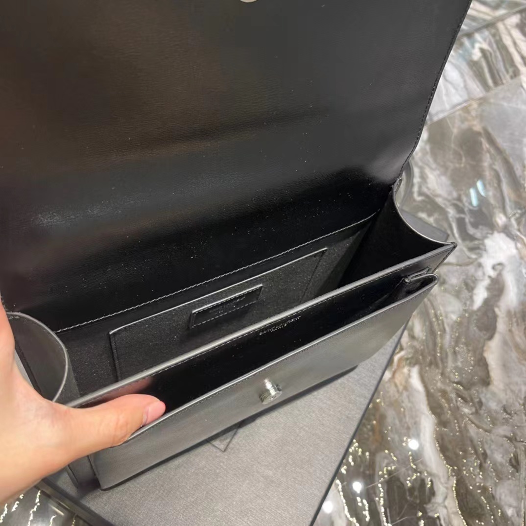 YSL SUNSET MEDIUM TOP HANDLE IN SMOOTH LEATHER