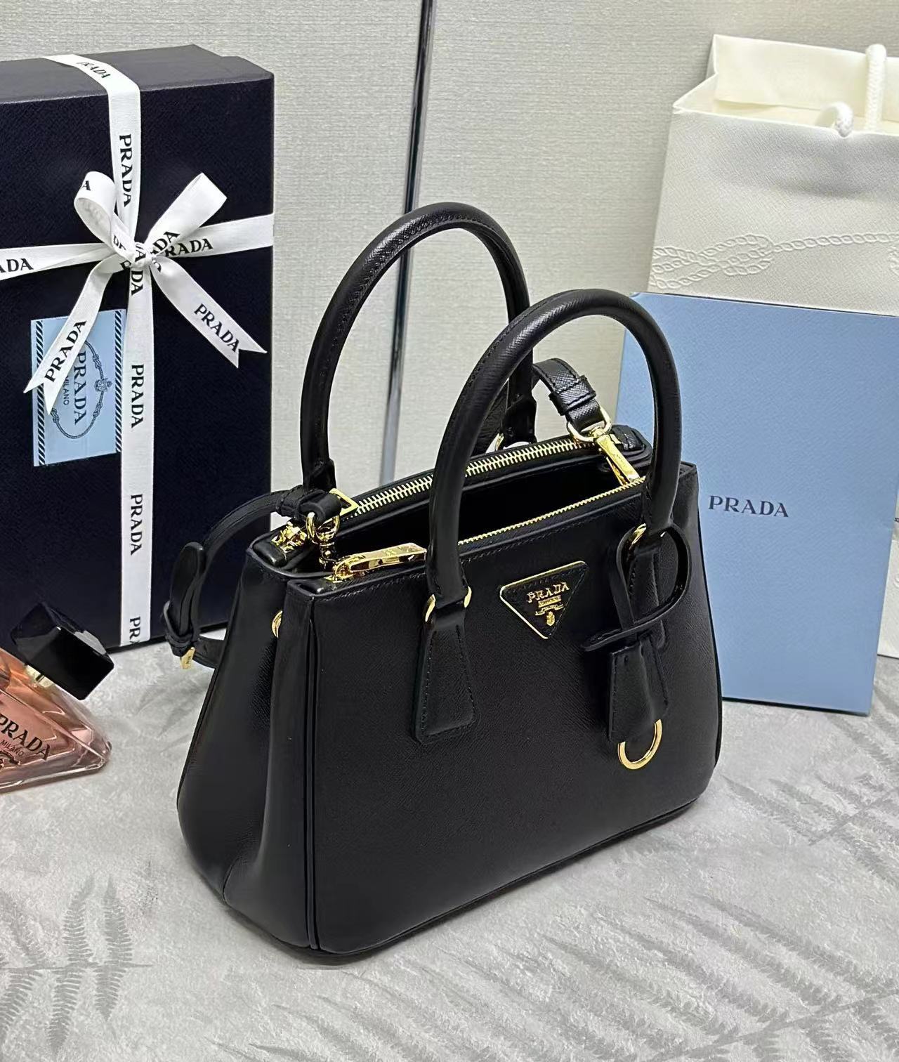 Small Prada Galleria Saffiano leather bag