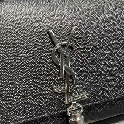 YSL KATE MEDIUM CHAIN BAG WITH TASSEL IN GRAIN DE POUDRE EMBOSSED LEATHER