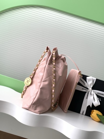 CHANEL 22 Small Handbag