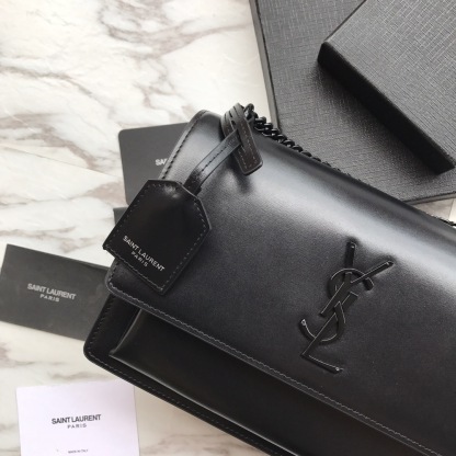 YSL SUNSET MEDIUM CHAIN BAG IN SMOOTH LEATHER