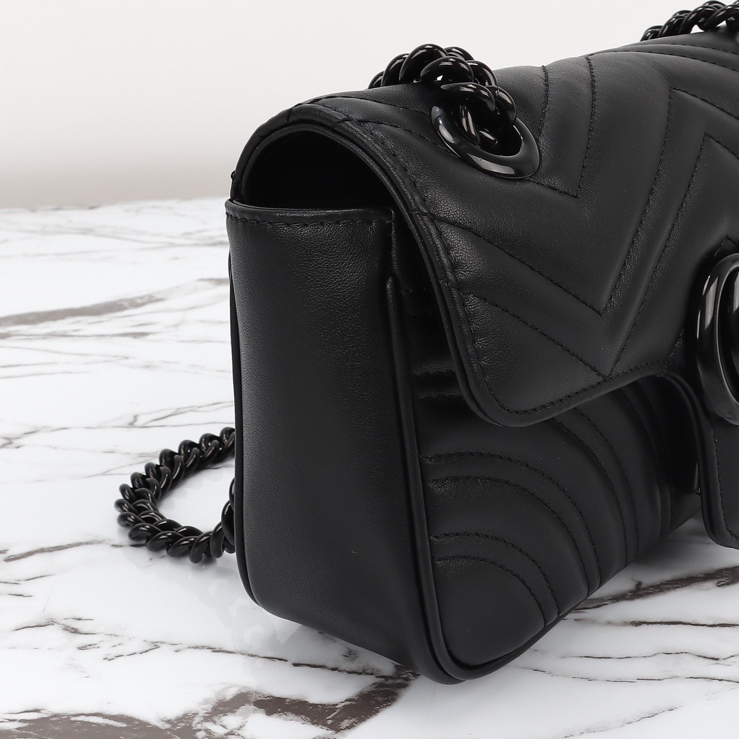 GG Marmont Small Shoulder Bag