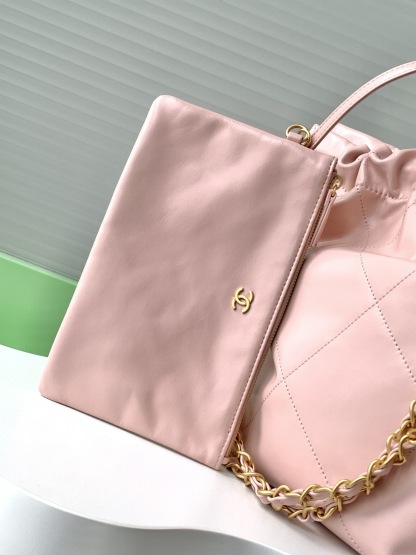 CHANEL 22 Small Handbag