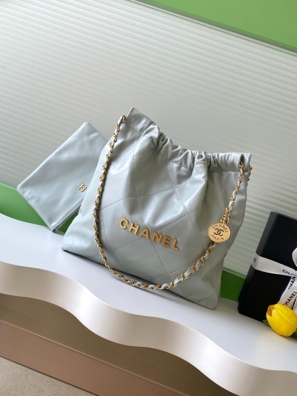 CHANEL 22 Small Handbag