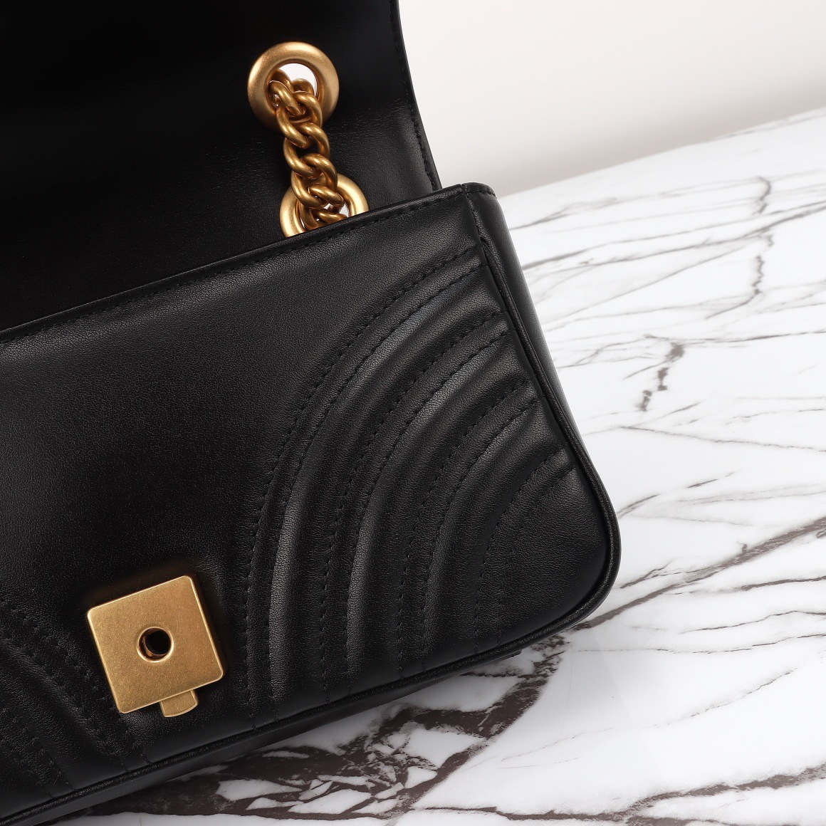 GG Marmont Small Shoulder Bag