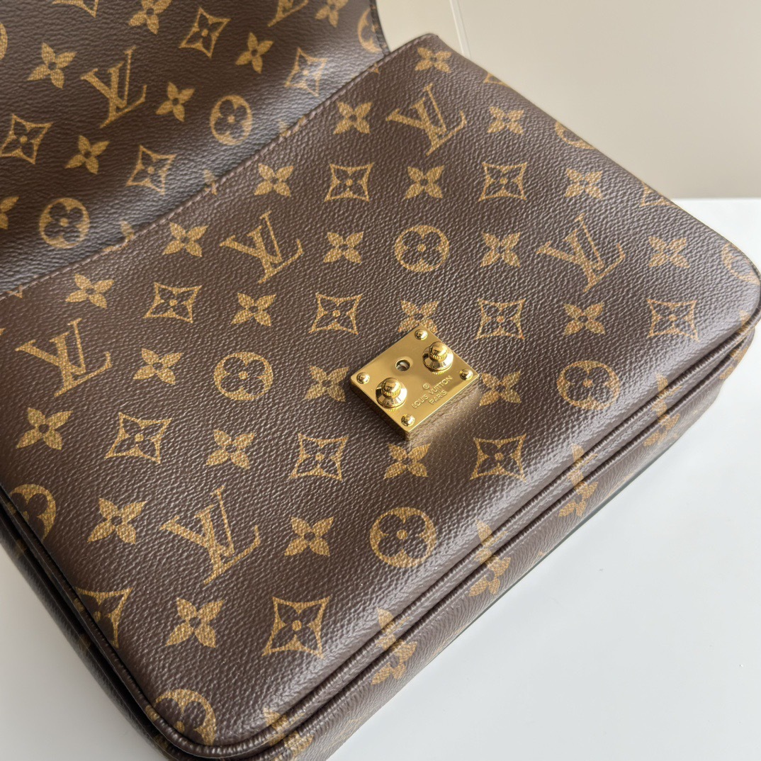 LV Pochette Métis