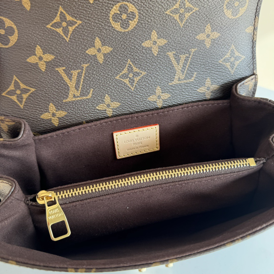 LV Pochette Métis East West