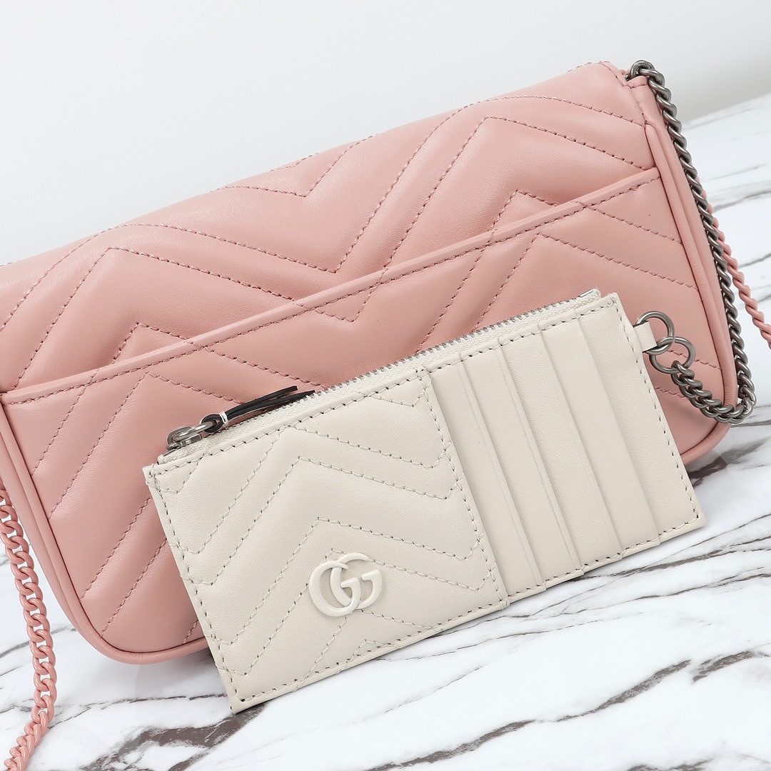 GG Marmont Small Shoulder Bag