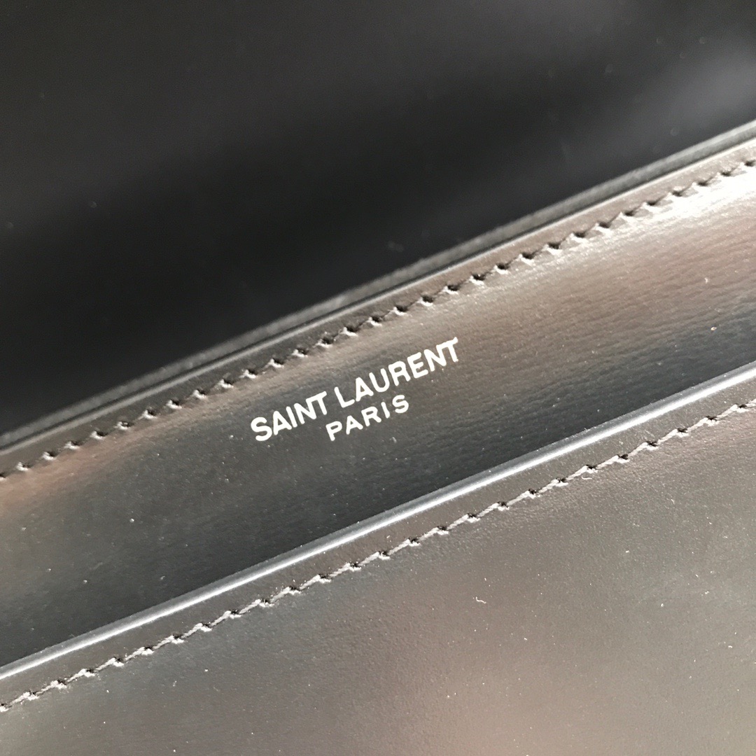 YSL SUNSET MEDIUM CHAIN BAG IN SMOOTH LEATHER