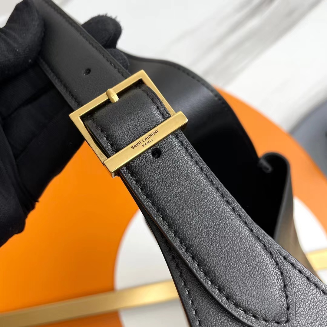 YSL LE 5 Ã7 SUPPLE SMALL IN GRAINED LEATHER