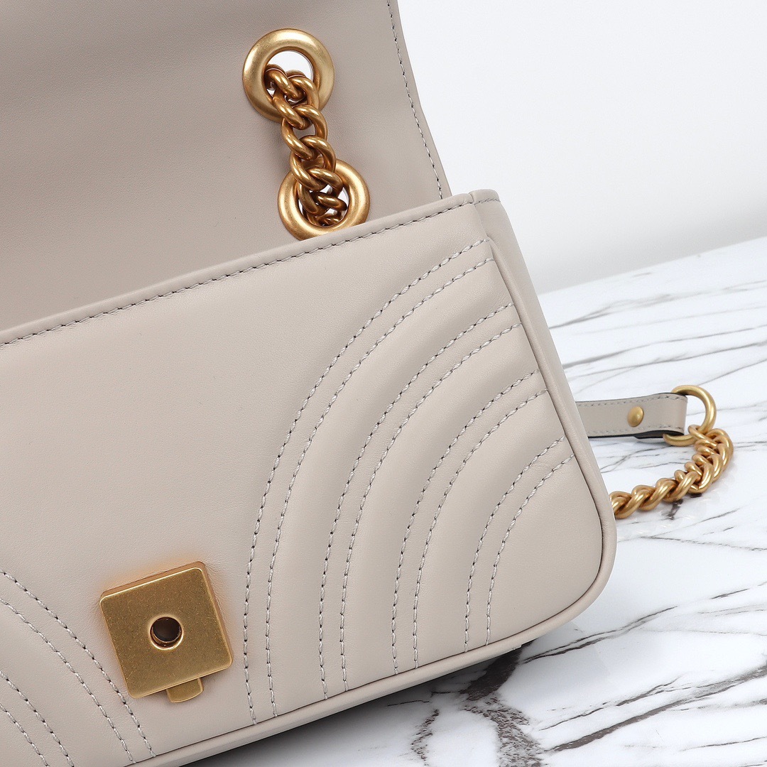 GG Marmont Small Shoulder Bag