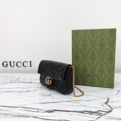 GG Marmont Small Shoulder Bag