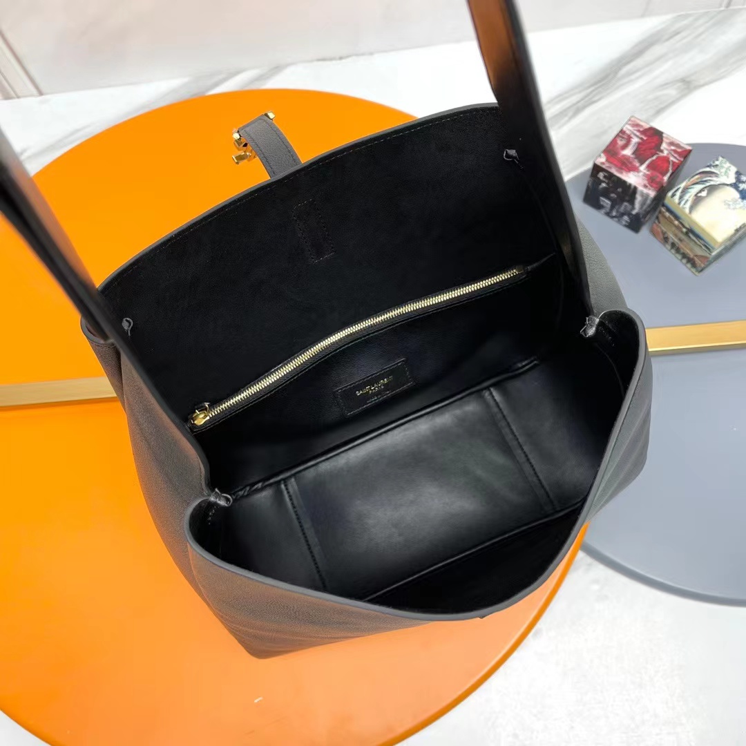 YSL LE 5 A7 SUPPLE LARGE IN GRAINED LEATHER