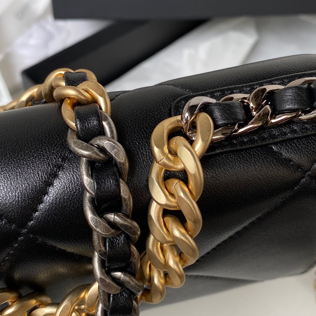 Chanel WOC