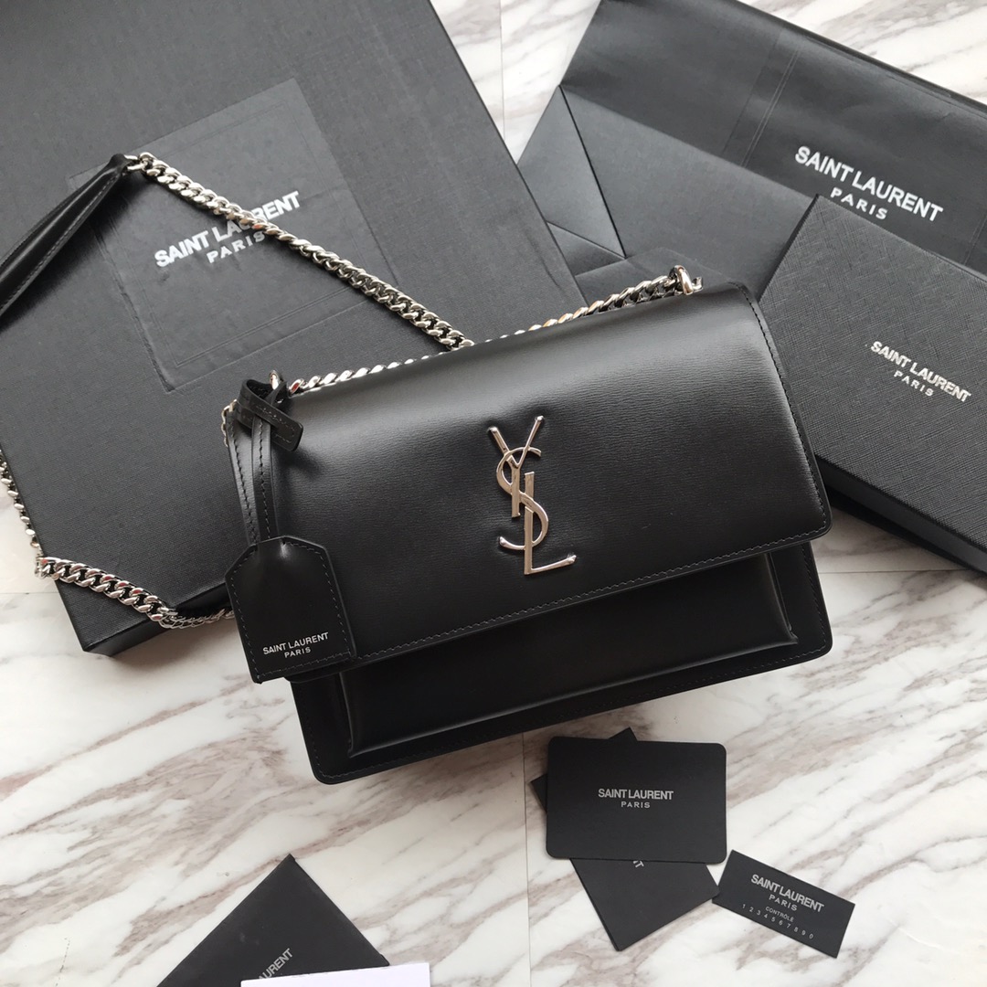 YSL SUNSET MEDIUM CHAIN BAG IN SMOOTH LEATHER