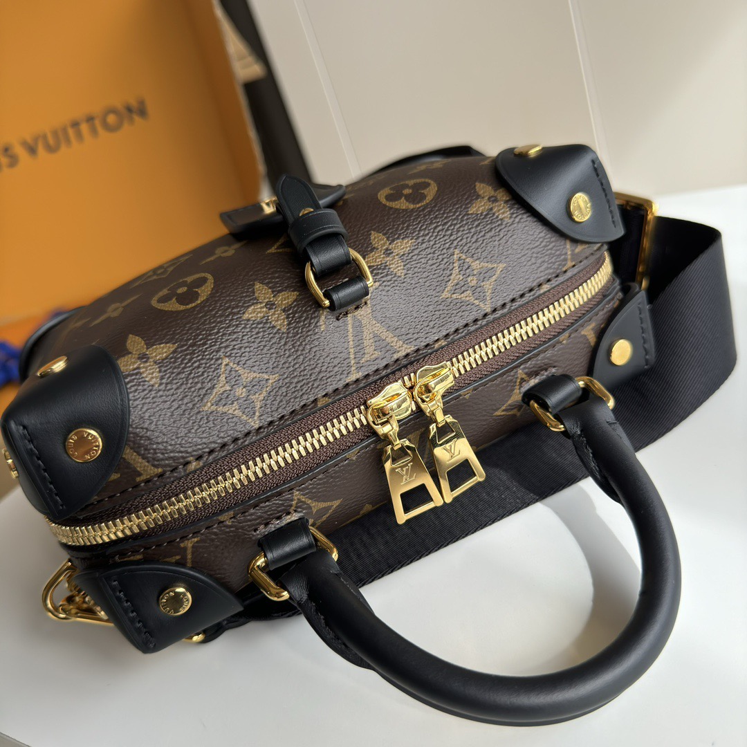 LV PETITE MALLE AOUPLE