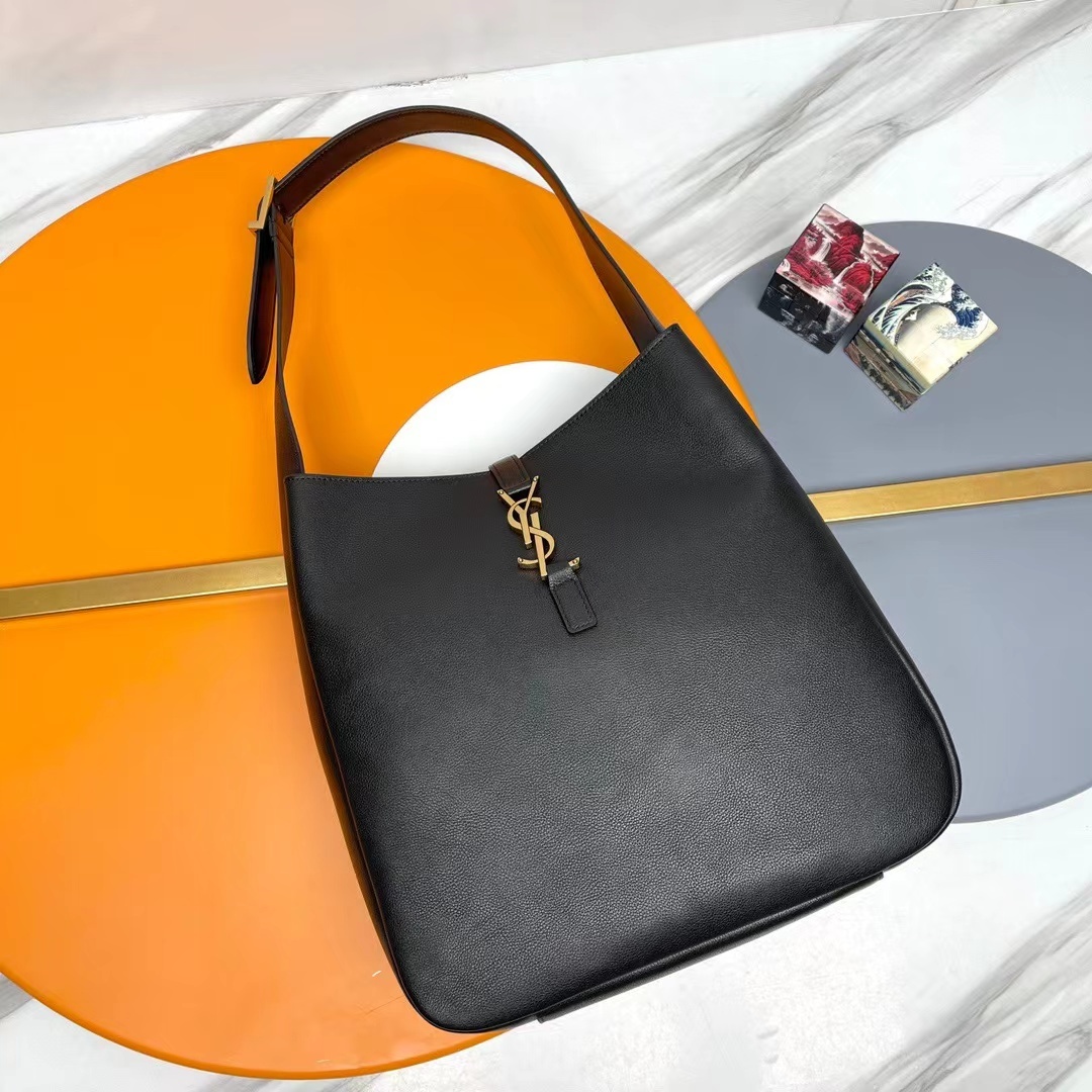 YSL LE 5 A7 SUPPLE LARGE IN GRAINED LEATHER