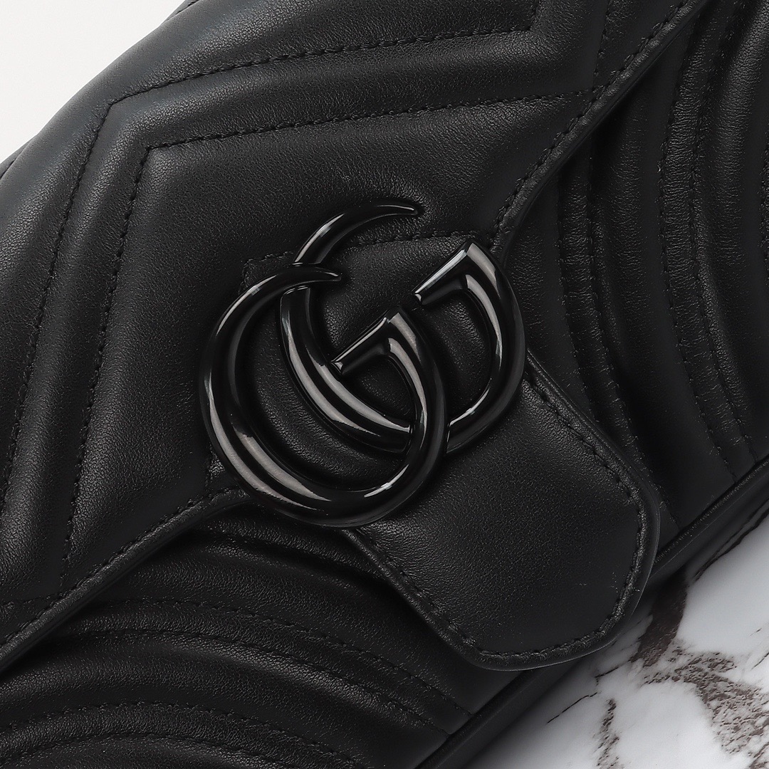 GG Marmont Small Shoulder Bag