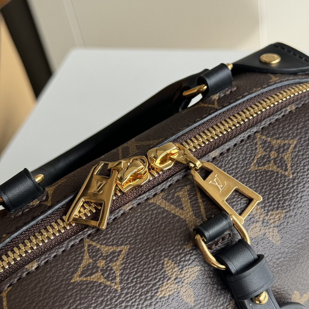 LV PETITE MALLE AOUPLE