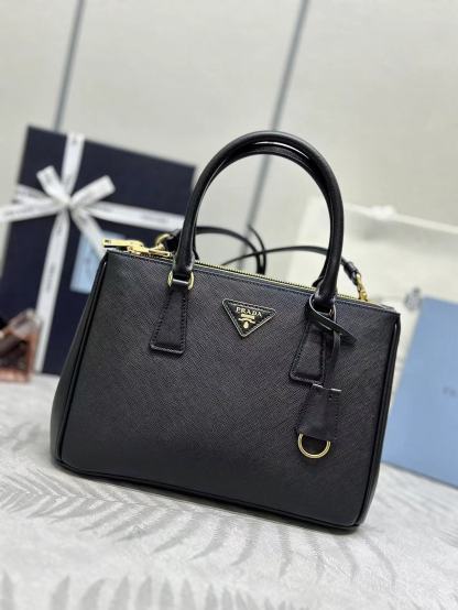 Medium Prada Galleria Saffiano leather bag