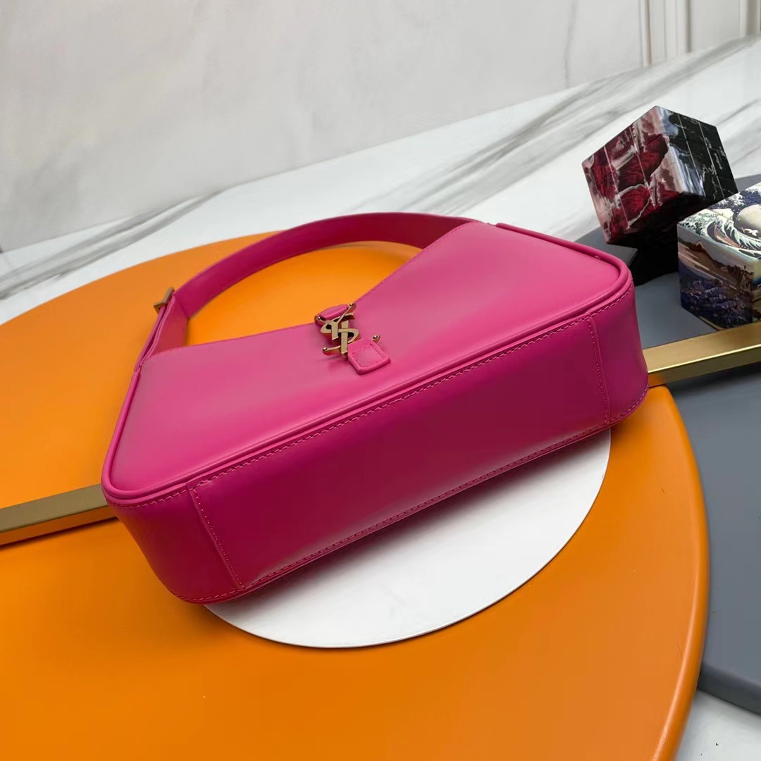 YSL LE 5 À 7 IN SMOOTH LEATHER