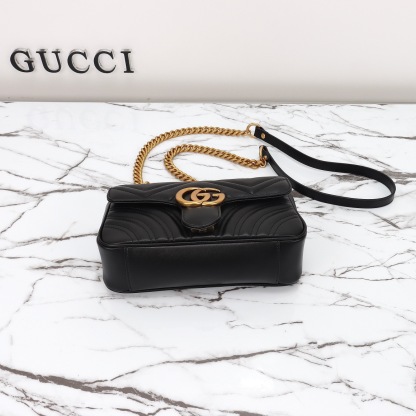 GG Marmont Small Shoulder Bag