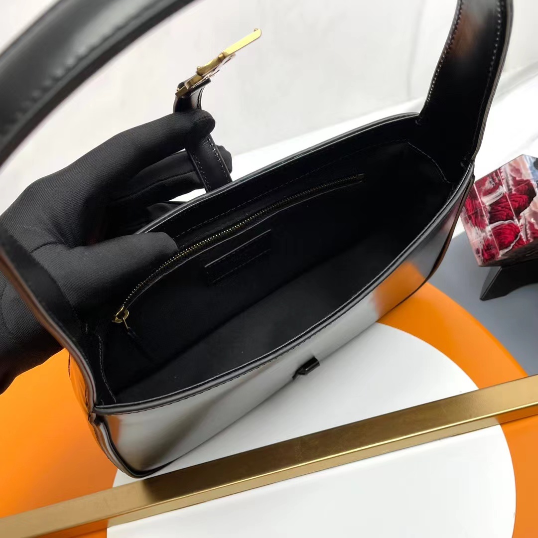 YSL LE 5 À 7 IN SMOOTH LEATHER